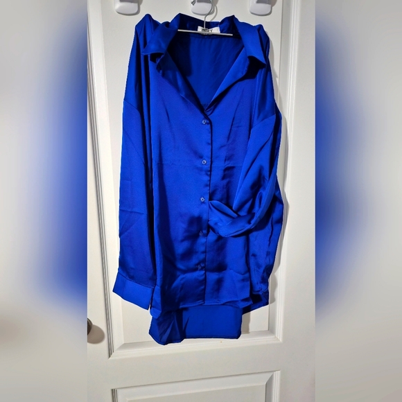 Blue blouse - Picture 1 of 2